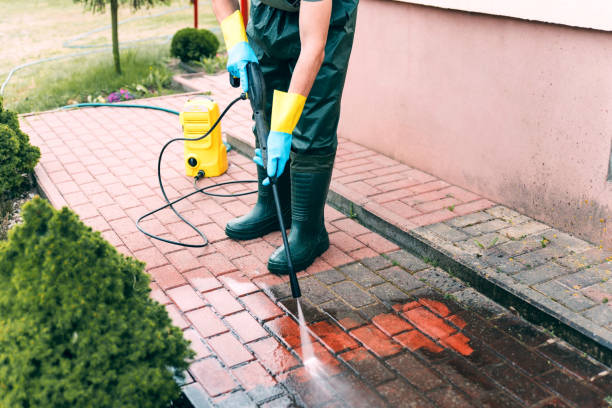 Best Driveway Pressure Washing  in Darien Downtown, CT